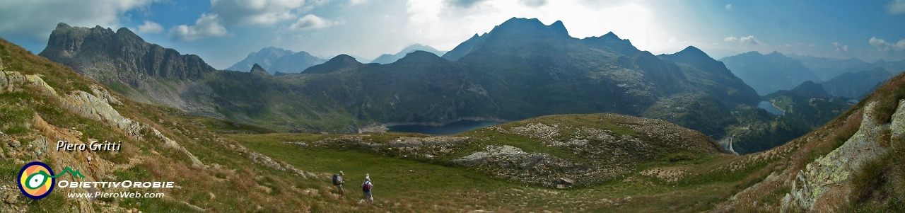 74 Panoramica verso laghi e monti Laghi Gemelli.jpg